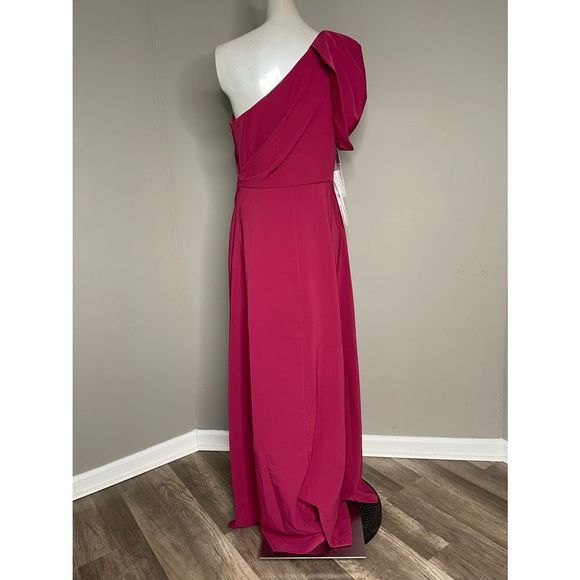 Kay Unger
Stretch Crepe Bijou Jumpsuit - Picture 8 of 9